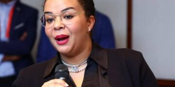 Thérèse Kayikwamba n’est pas (encore) présidentiable mais elle attise admiration et sympathie… à quoi joue-t-elle vraiment ?