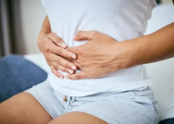 Pertes vaginales : ce qui est normal, ce qui doit alerter, et quand consulter